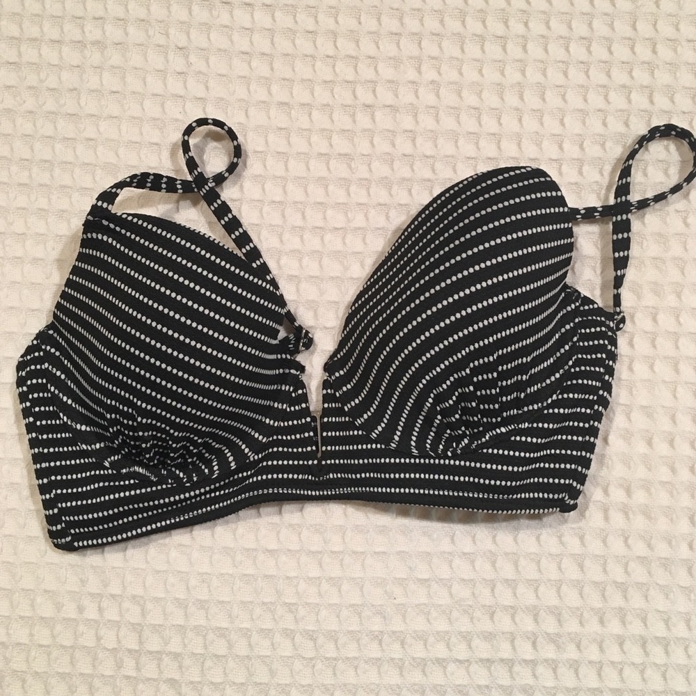 Xhilaration Bikini Top. XS🌴